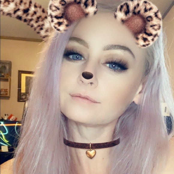 🧟‍♀️About Me 🧟‍♀️ - Picture 6 of 8